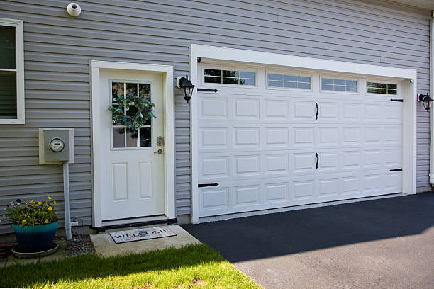 24/7 Emergency Garage Door Panel Replacement experts in Barren County County, KY